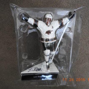 Los Angeles Kings Luc Robitaille HOFer limited edition Autographed Statuette