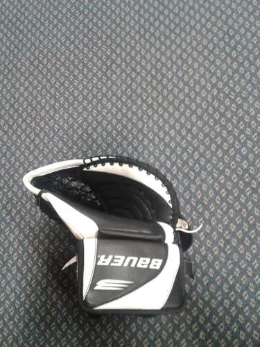 New Bauer Supreme Goalie Glove Regular Junior