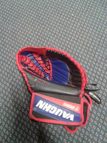 New Vaughn Goalie Glove Regular Junior