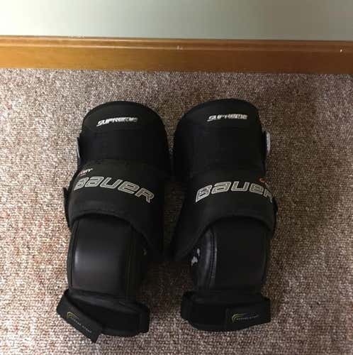 Bauer 1S Knee Guards