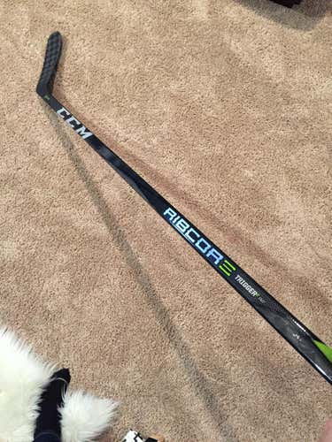 (2 Pack) - Brand New CCM Ribcore Trigger 2 Pro Stock, RH, P90 Curve, 90 FLEX