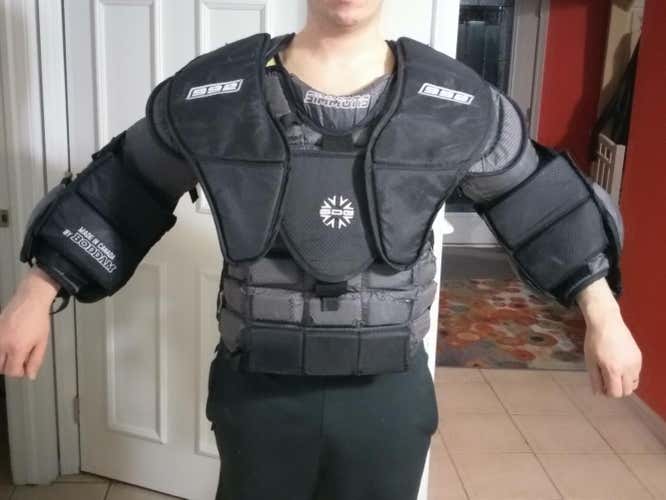 Simmons 992 Goalie Chest Protector Senior