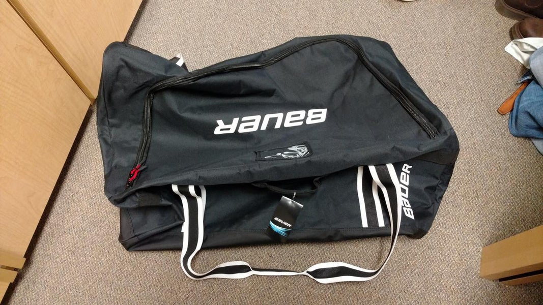 New With Tag Bauer Team Carry Bag