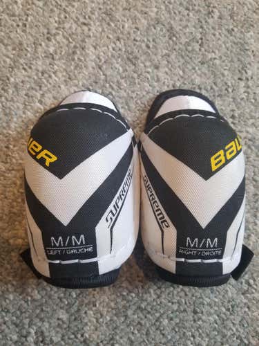 NWOT Bauer Elbow Pads Youth Medium