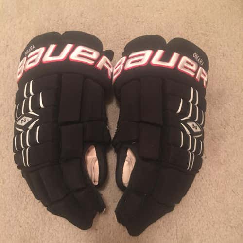 Bauer Nexus 1000 Gloves