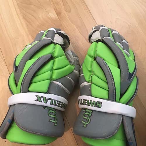 Sweetlax Custom lacrosse Gloves