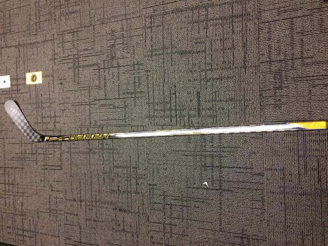 Like New RH 67 Flex P92 Ovechkin Bauer Supreme 1s Intermediate Stick