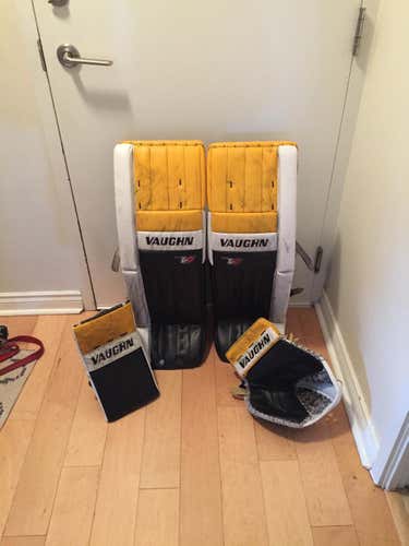 Vaughn Velocity V7 XF Pro Carbon Goalie Equipment (Full Set) Senior