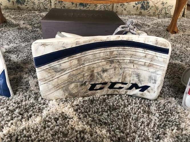 CCM Extreme Flex Pro Goalie Blocker Regular Senior