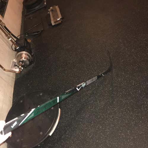 Supreme 1S PRO STOCK RH P92 w Grip 102+ Flex