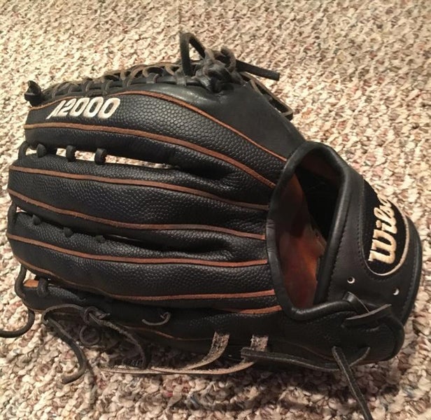Wilson A2000 (12.75 GREAT CONDO)