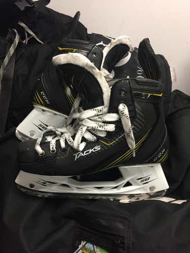 CCM Tacks Skates Senior Size 7.5