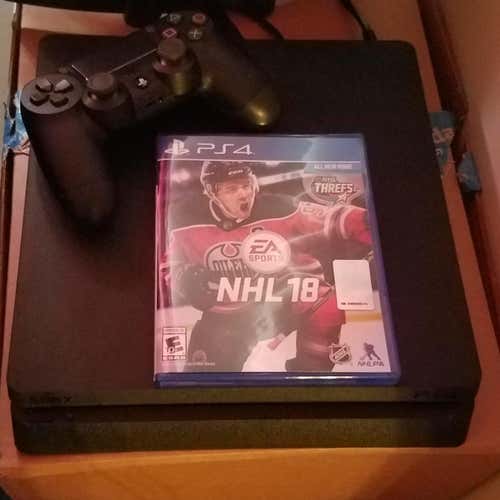 Sony PS4 500 GB w/ NHL 18
