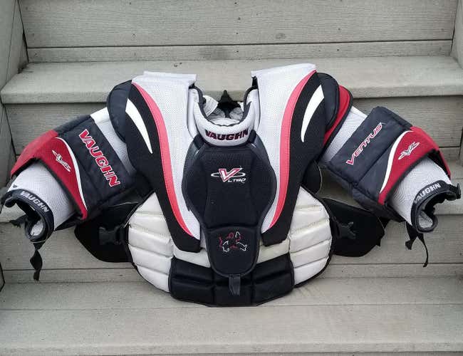 Vaughn VENTUS LT80 Goalie Chest Protector Senior