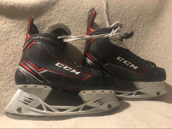 CCM JETSPEED FT370 ICE HOCKEY SKATES SENIOR SIZE 8