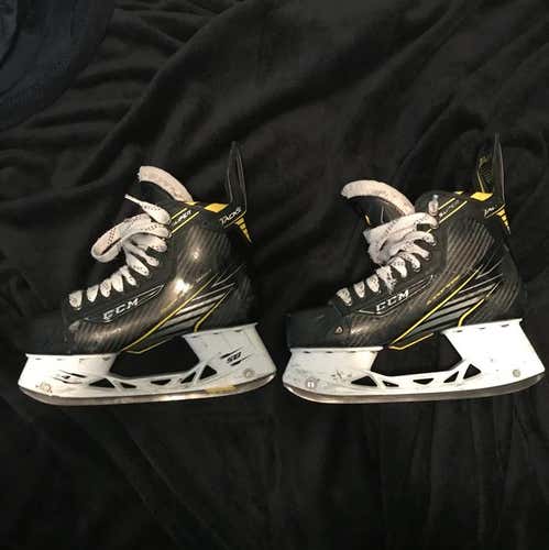 Great Condition Ccm Super Tacks 8D