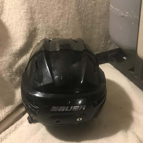 Bauer RE-AKT SIZE LARGE HELMET NO CHIN STRAPS