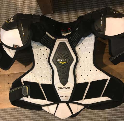 CCM Ultra Tacks Shoulder Pads Large Senior