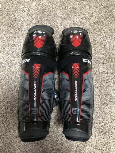 CCM U+ Crazy Light Shin Pads Senior