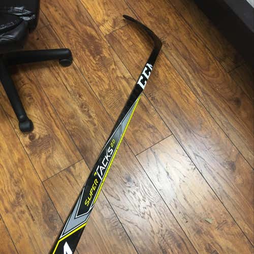 Used Super Tacks 2.0 P28 85 Flex RH