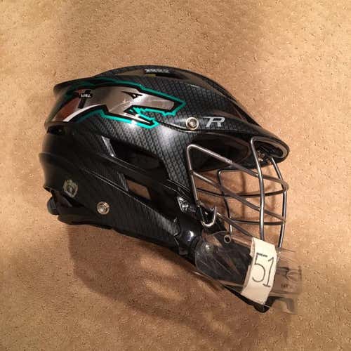 Loyola Greyhounds Cascade R Helmet
