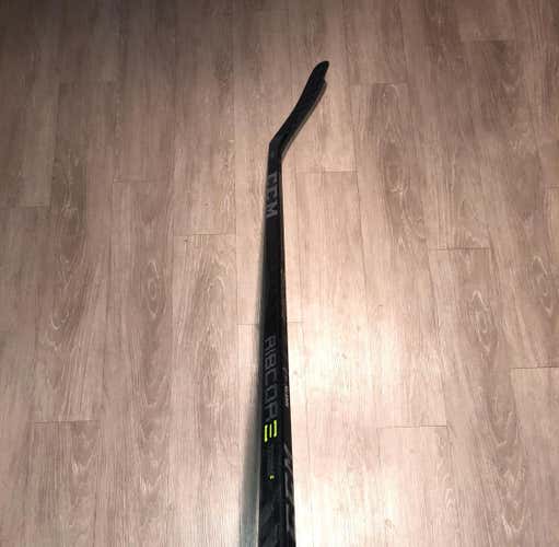 CCM Pro Stock Ribcore Trigger2 RH 80flex