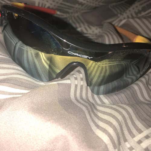 Brand New Oakley’s Red And Yellow Replaceable colors. With Protective Case