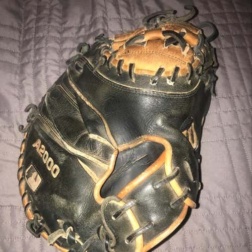Wilson A2000 Catchers Mitt - Used