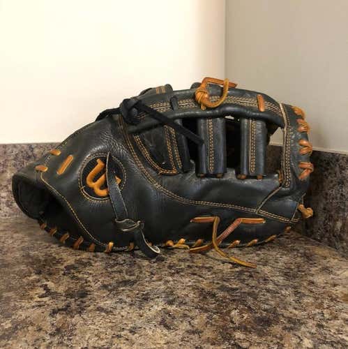 A2000 First Base Mitt