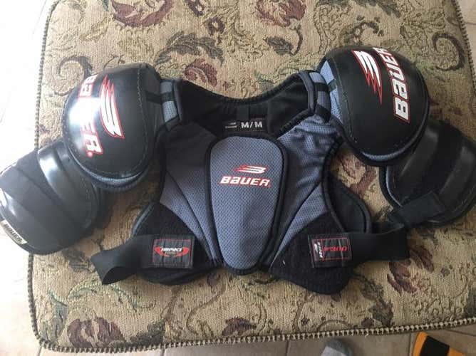 Used Bauer Impact 300 Shoulder Pads