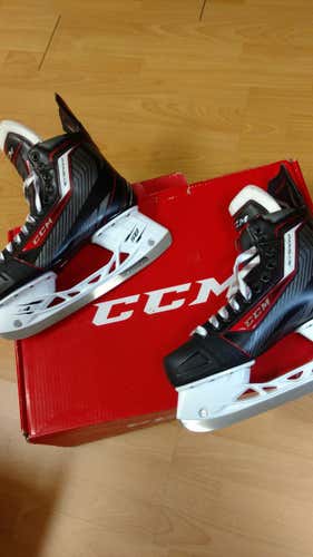 PRICE REDUCED FOR 3 DAYS New CCM JetSpeed 290 Skates Senior Size 10.5 worn 30 minutes