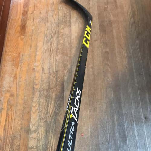 CCM ULTRA TACKS RH 65 FLEX CROSBY