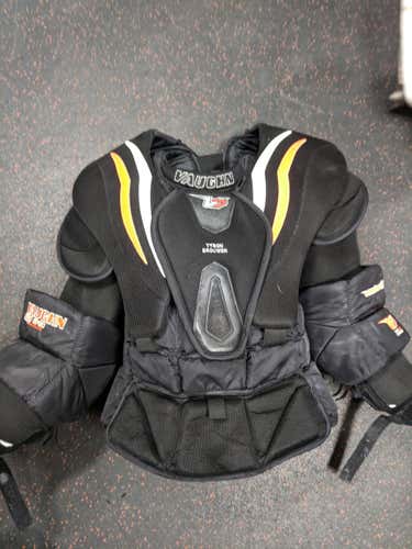 Vaughn Velocity V7 XR Pro Carbon Chest and Arm Protector Goalie Chest Protector Senior
