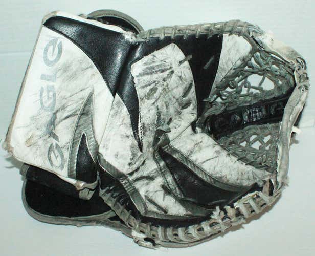 EAGLE SENTRY 2 PRO - ADULT SR GOALIE CATCH ICE HOCKEY GLOVE WHT/BLK/SILVER WELL USED