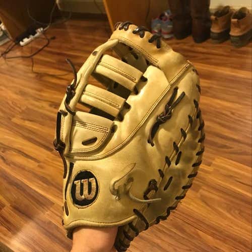 Wilson A2000 First Base Mitt