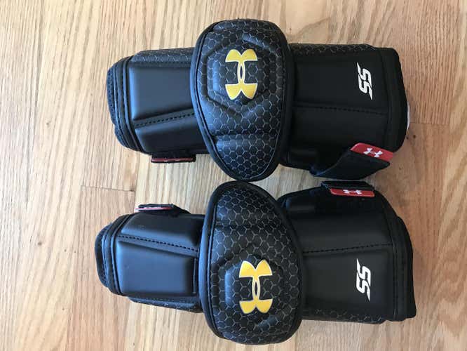 New Under Armour Arm Pads