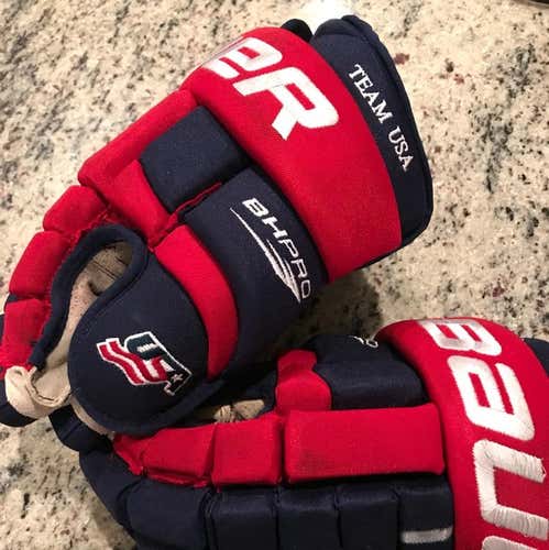 TEAM USA 4 Roll Bauer Gloves