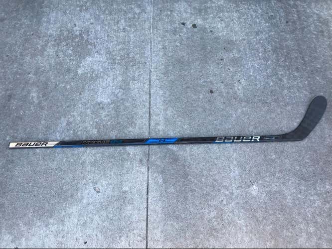 Bauer 1N P28 60 Flex Left Intermediate Stick (2017 Model)