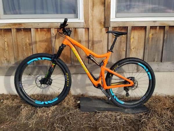 2016 Santa Cruz 5010CC with ENVE Wheelset