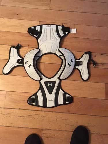 New Under Armour Shoulder Pads - M