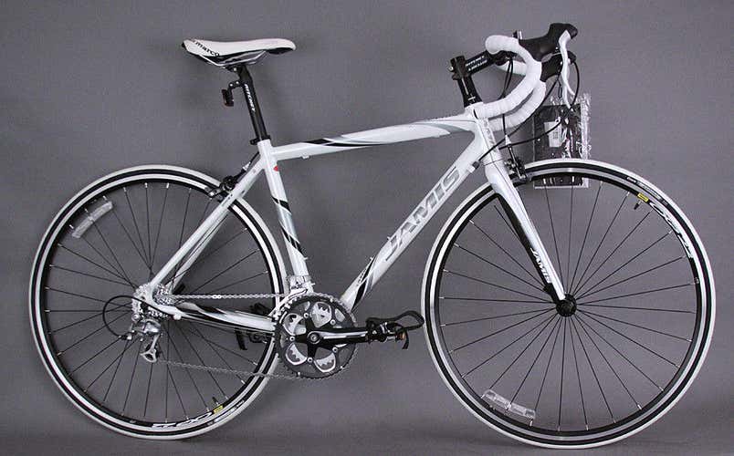 Jamis Ventura Comp Alloy Road Bike w/ Carbon Fork Shimano Sora 9 speed 51cm New