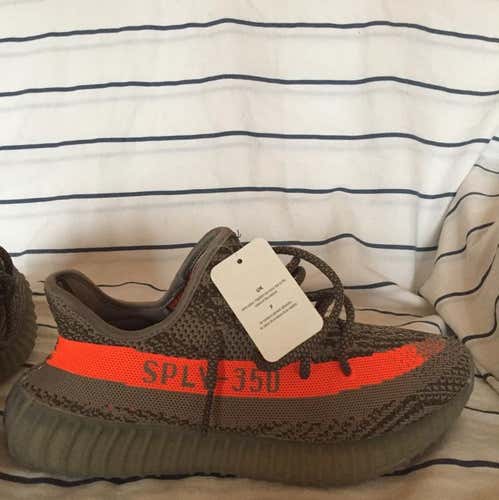 New never worn yeezy beluga 1.0 size 10 $280