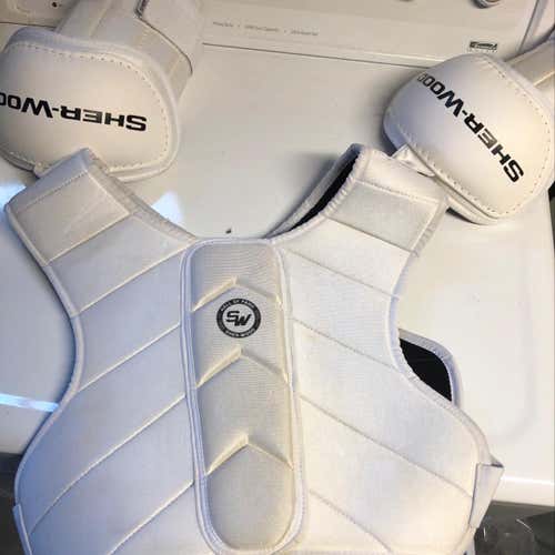 Sherwood 5030 Shoulder Pads SR L