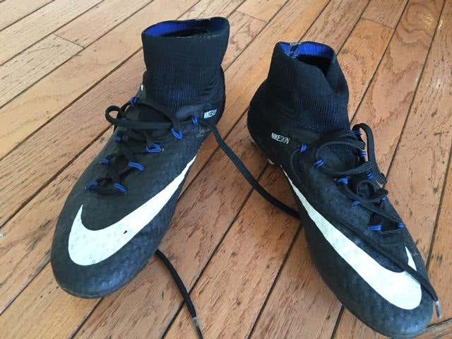 Nike Hypervenom Phantom Soccer Cleat in size 7
