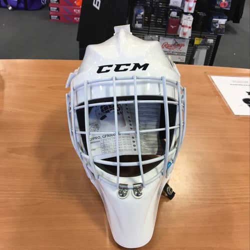 New CCM 9000 Goal Mask Sr Small