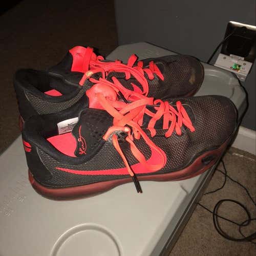 Kobe’s Basketball Shoes Size 11.5