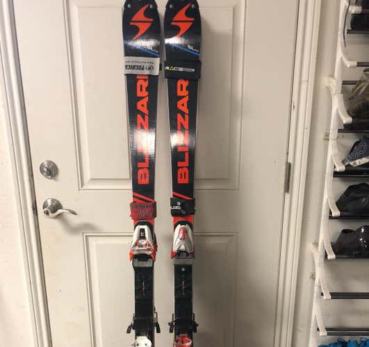 2018 Blizzard World Cup SL Ski