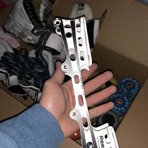 Reebok Chassis Size Medium