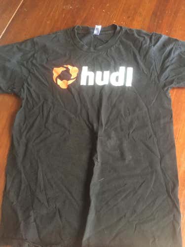HUDL. T-shirt