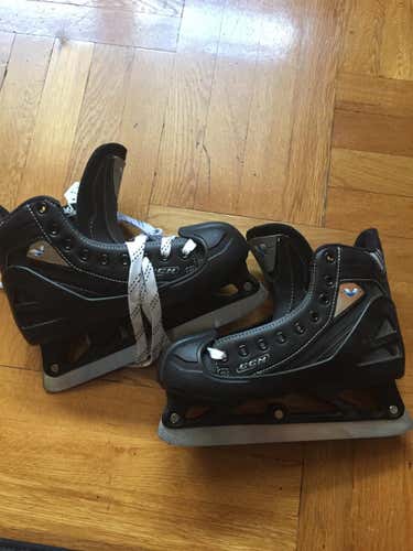 New CCM Skates Junior Size 5